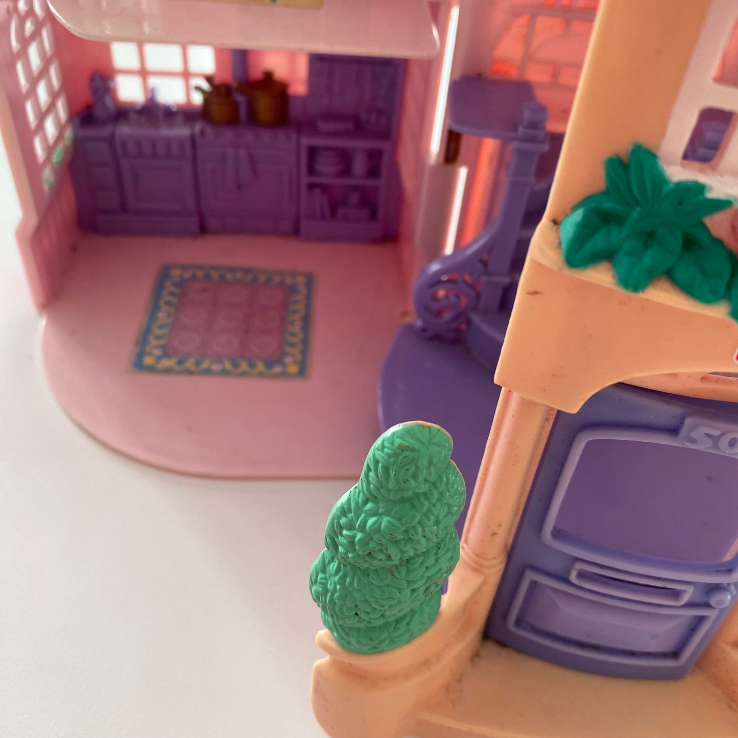 Vintage 2001 Fisher-Price Loving Family Sweet Streets Townhouse Mansion